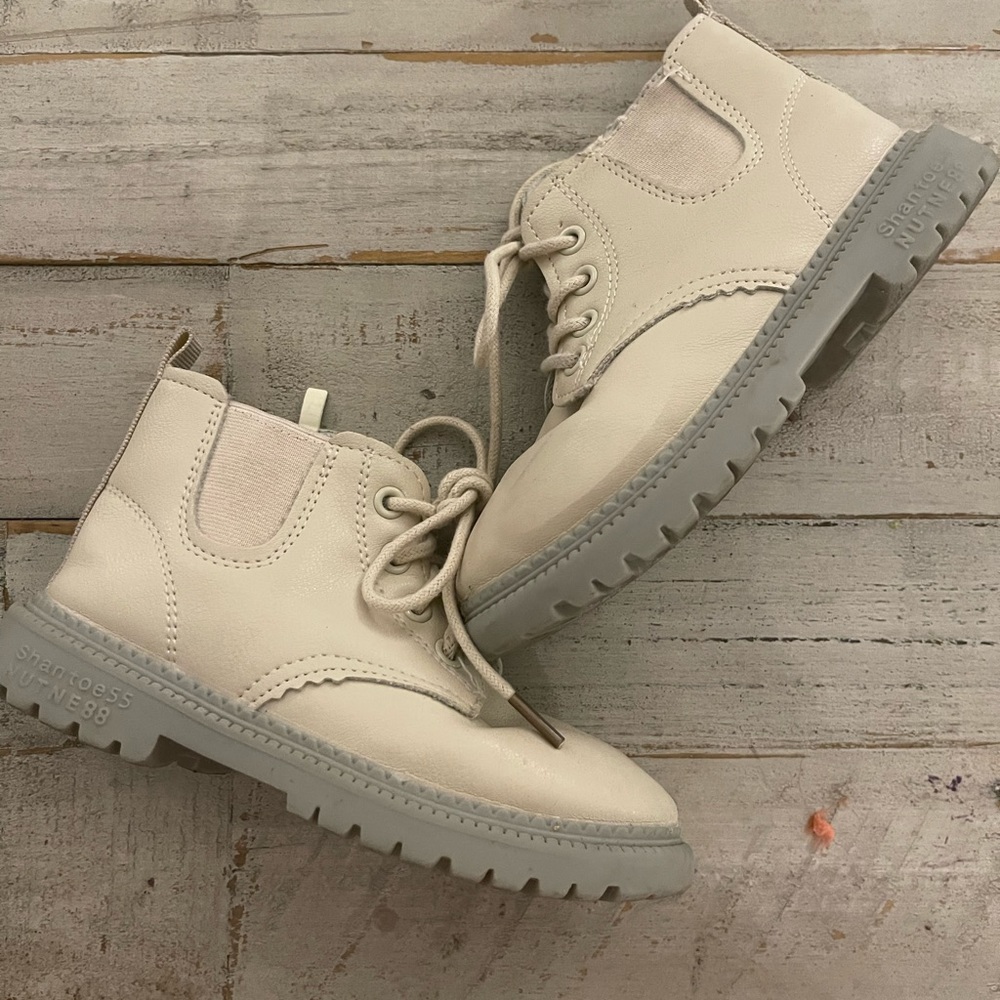 Spring boots for girls
